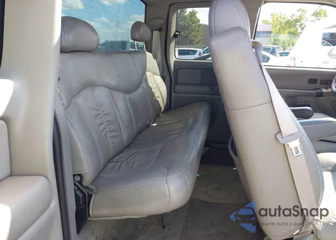 2001 GMC Sierra 1500 Sle z USA, uszkodzony, nr VIN 2GTEC19T011256824